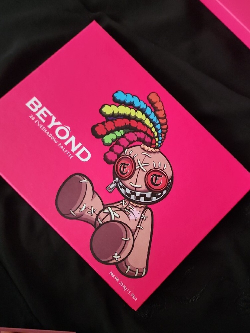 Beyond 25-Color Pink Eyeshadow Palette - Neutral & Shimmer Shades - Picture 3 of 7